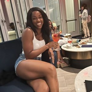 Meet your Posher, Carlie